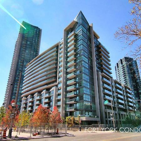Lakefront Living Downtown Toronto - Free Parking, Gym, Indoor Pool 외부 사진