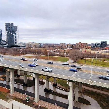 Lakefront Living Downtown Toronto - Free Parking, Gym, Indoor Pool 외부 사진