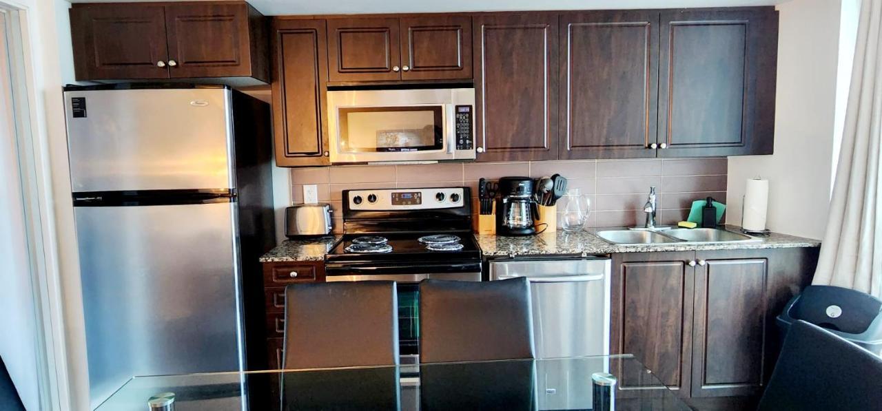 Lakefront Living Downtown Toronto - Free Parking, Gym, Indoor Pool 외부 사진