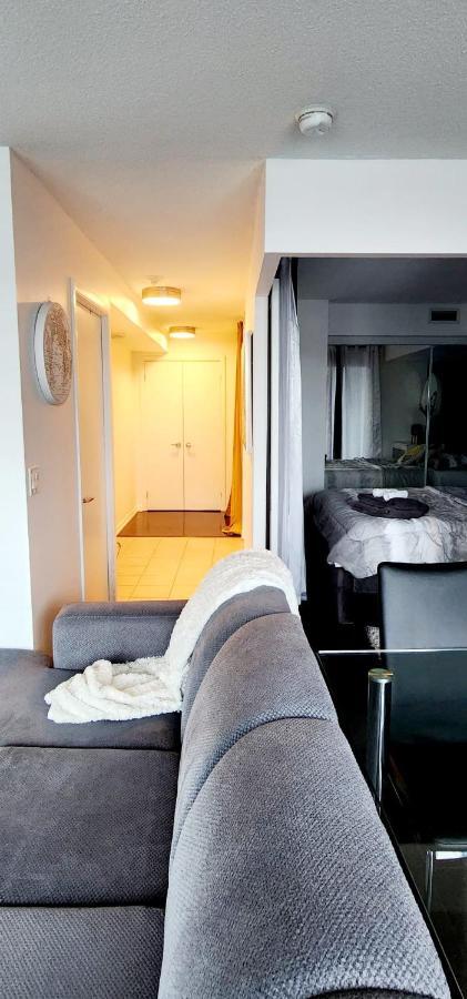 Lakefront Living Downtown Toronto - Free Parking, Gym, Indoor Pool 외부 사진